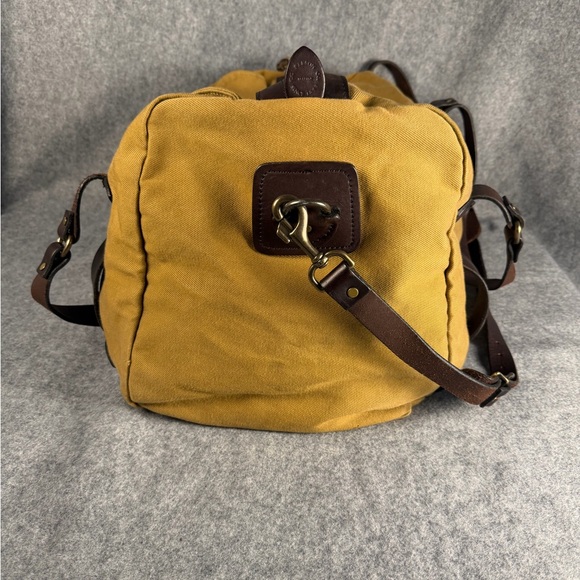 Filson Medium Rugged Twill Duffle Bag - Picture 4 of 13